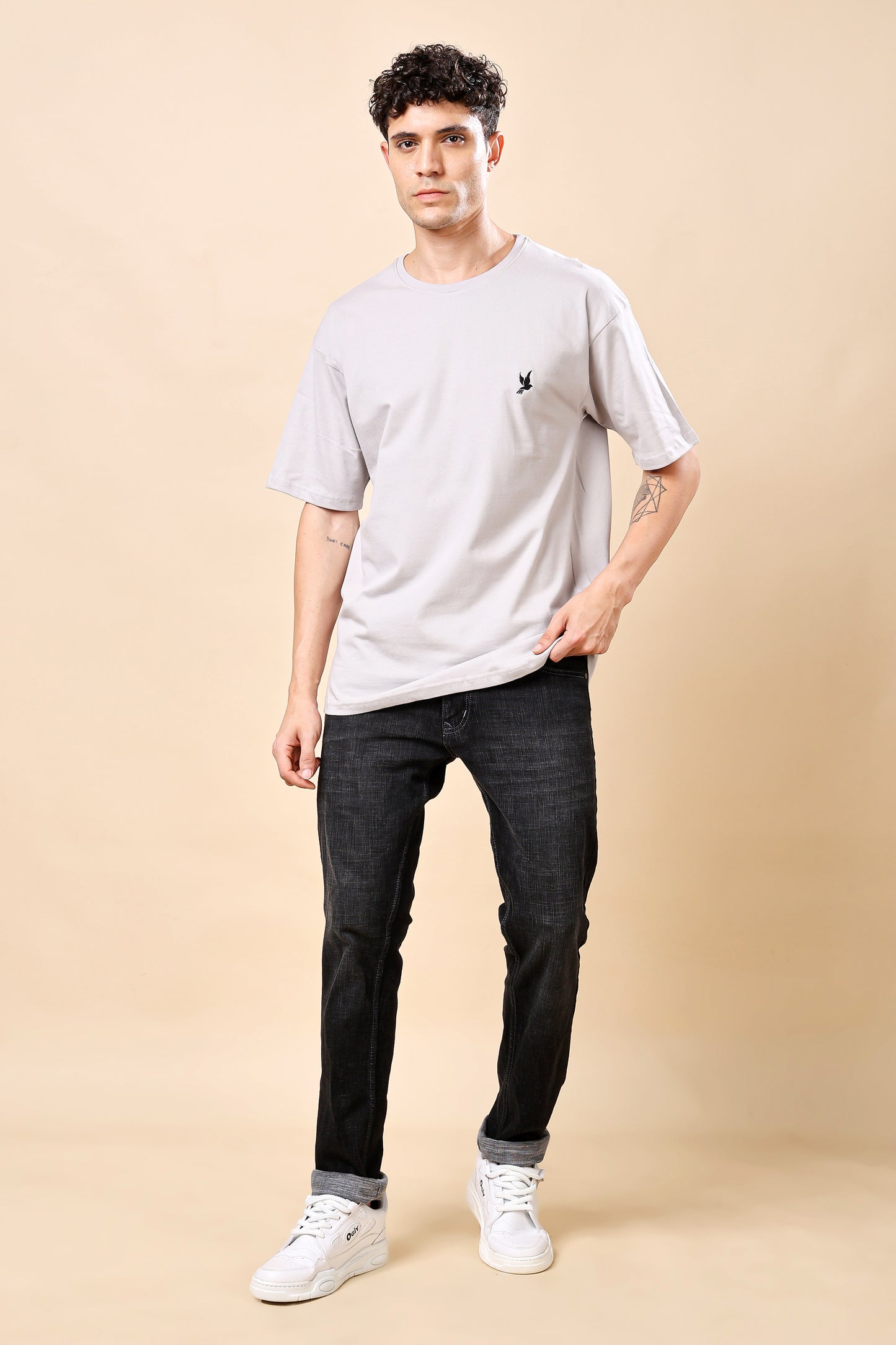 Light Grey Oversized T-Shirt – Casual Comfort, Modern Edge
