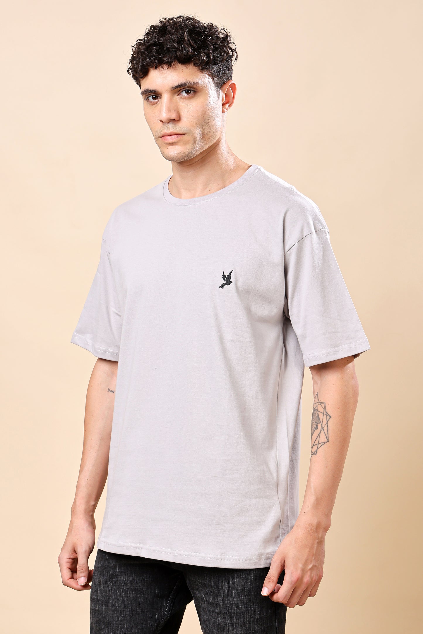 Light Grey Oversized T-Shirt – Casual Comfort, Modern Edge