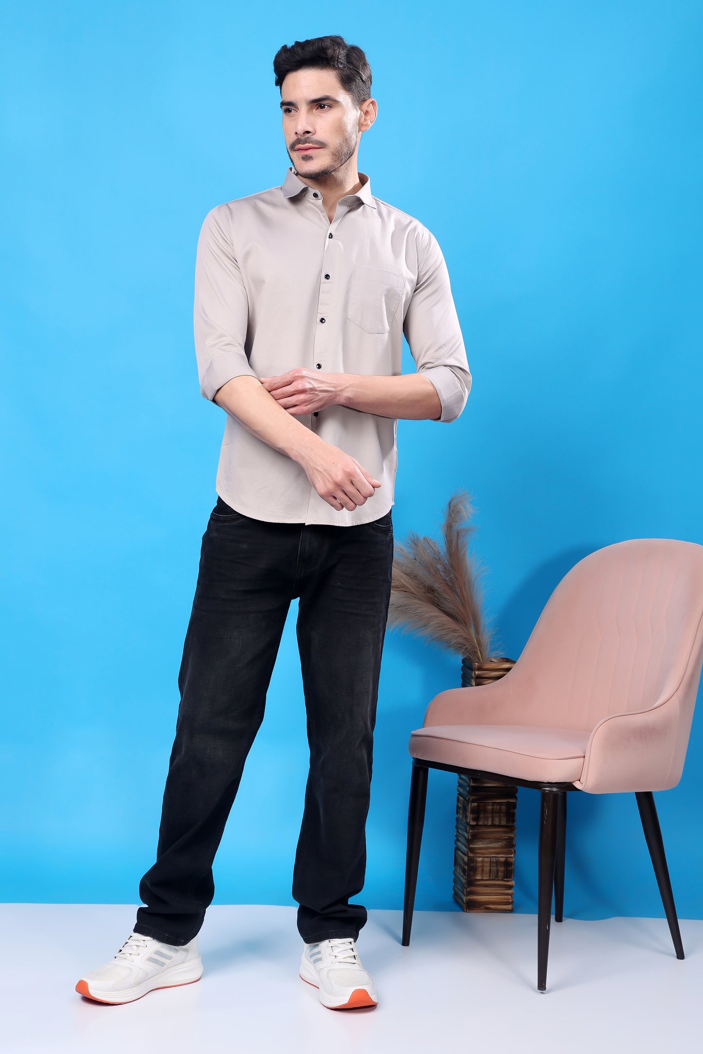 Light Grey Slim-Fit Shirt – Smart & Versatile Essential