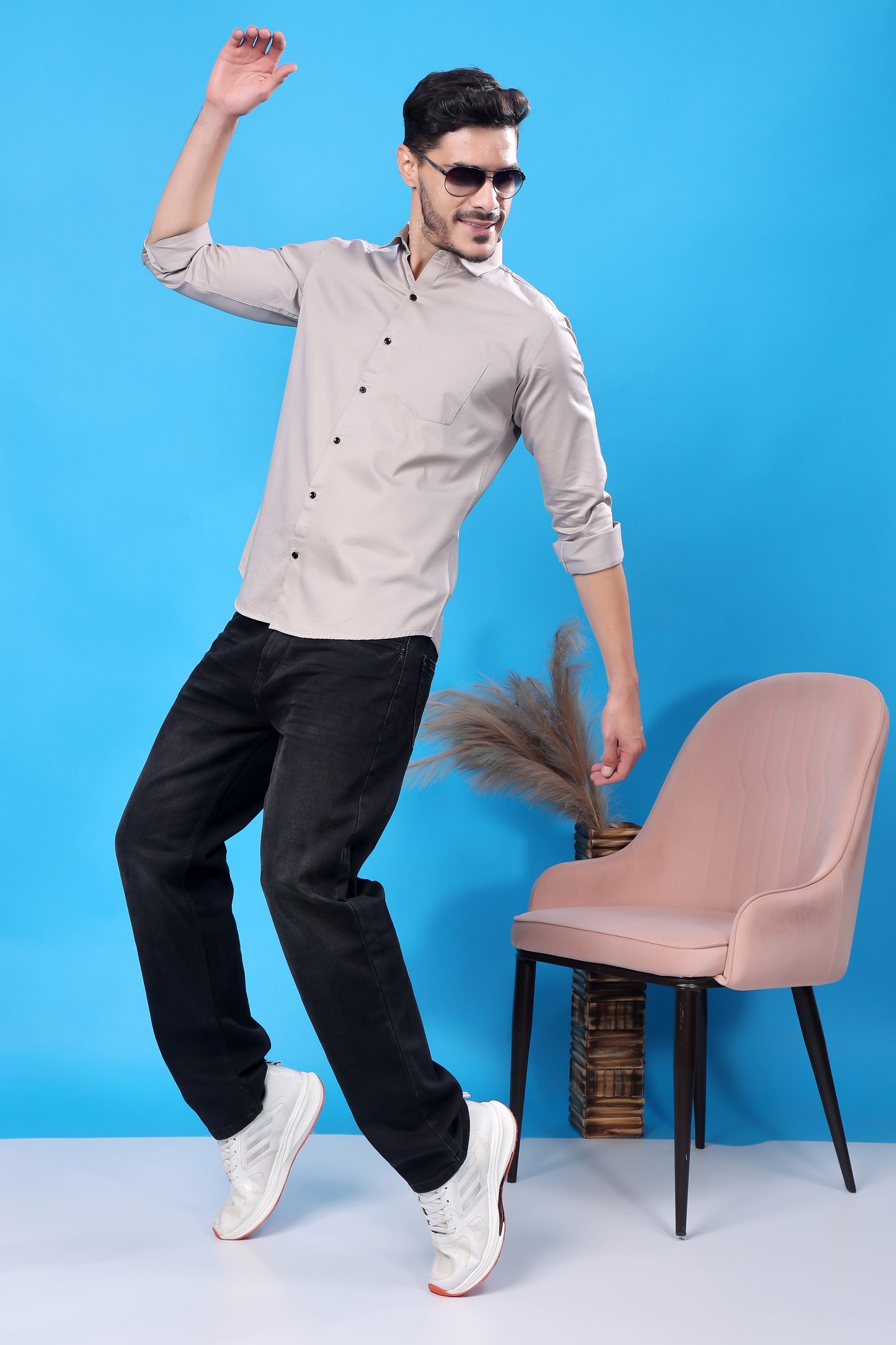 Light Grey Slim-Fit Shirt – Smart & Versatile Essential