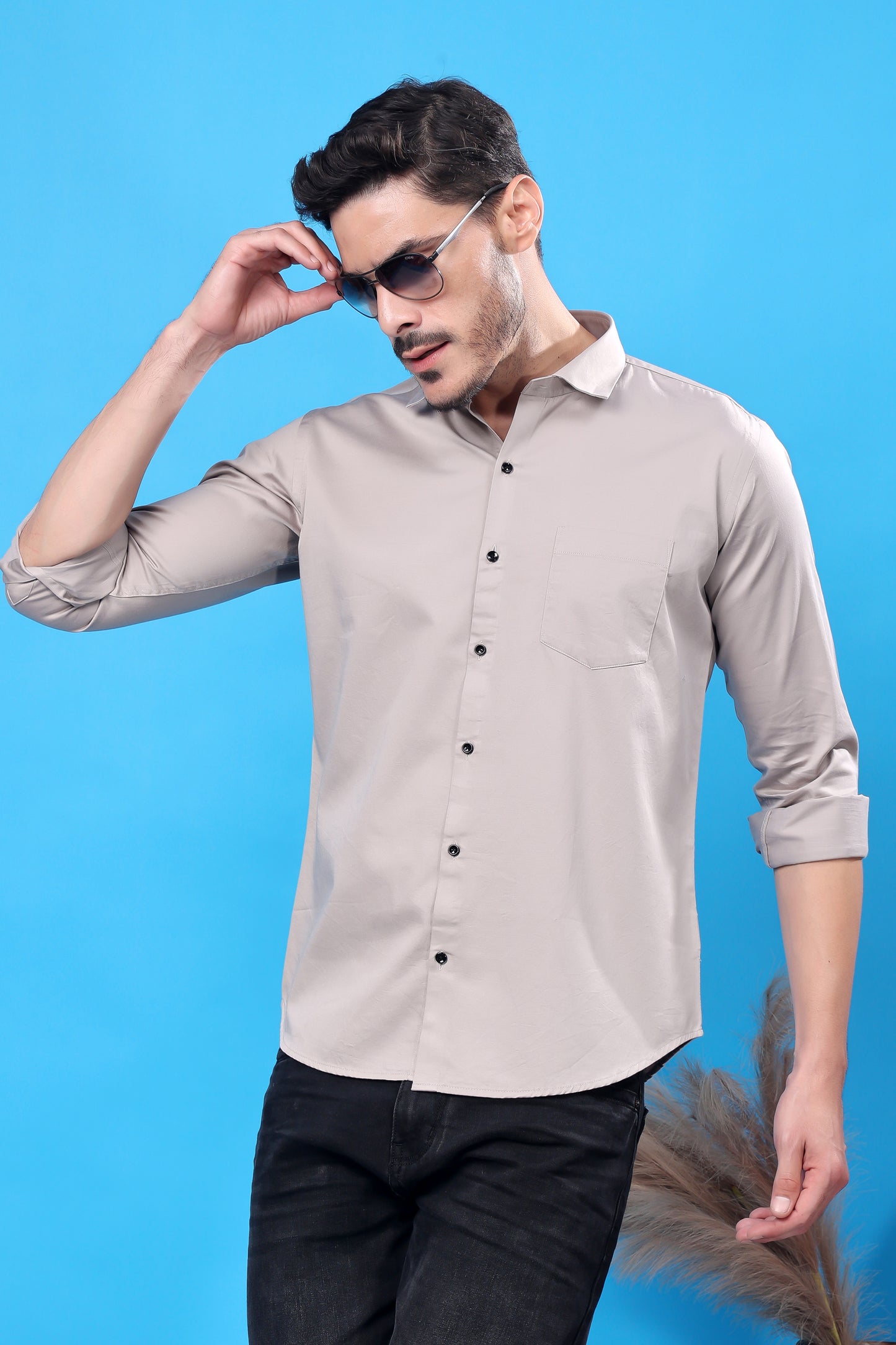 Light Grey Slim-Fit Shirt – Smart & Versatile Essential