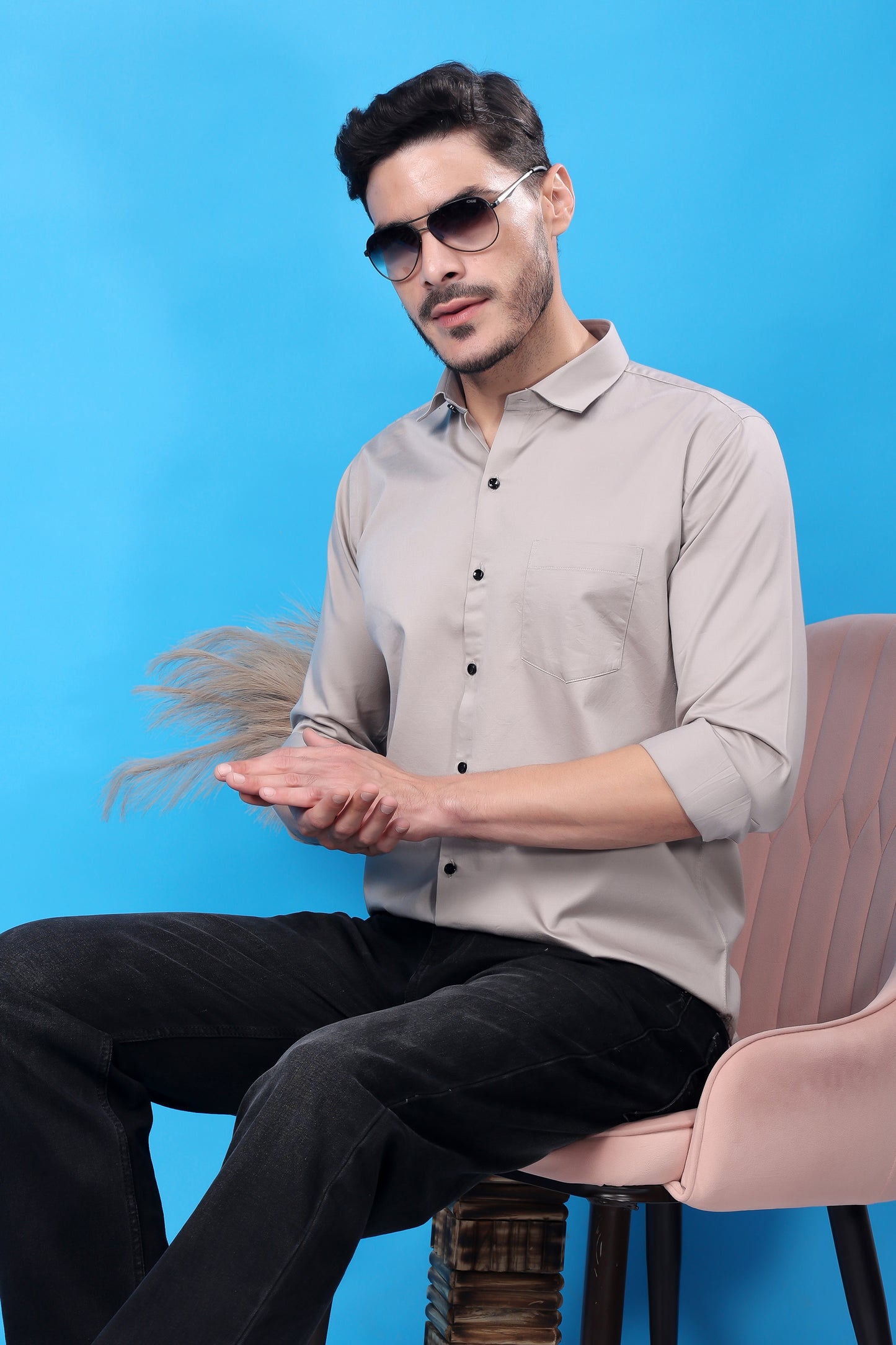 Light Grey Slim-Fit Shirt – Smart & Versatile Essential
