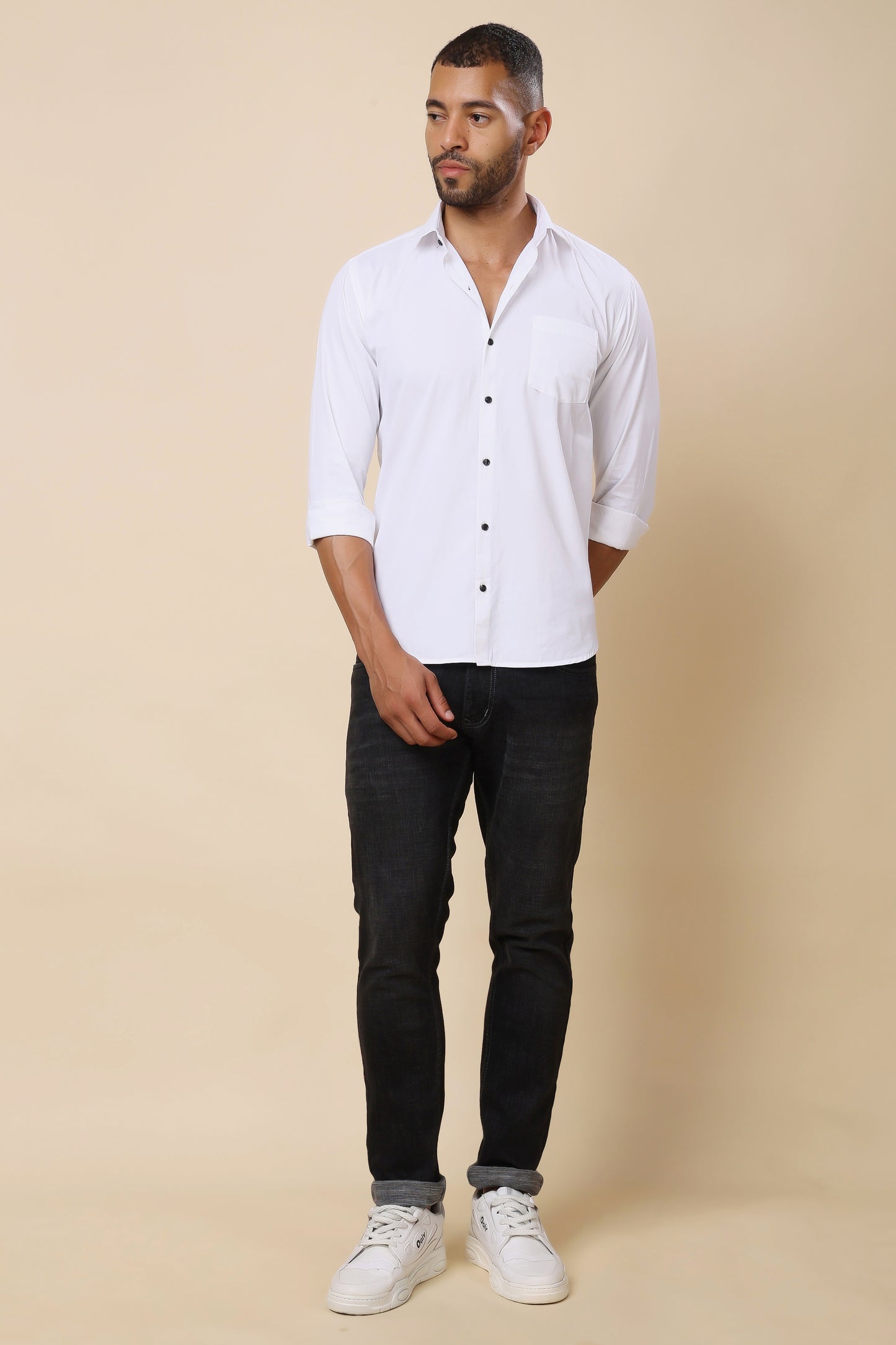 Classic White Slim-Fit Shirt – Timeless Everyday Essential