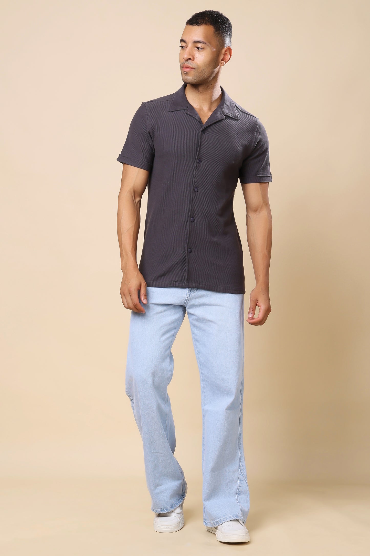 Charcoal Short-Sleeve Casual Shirt – Minimalist Everyday Essential