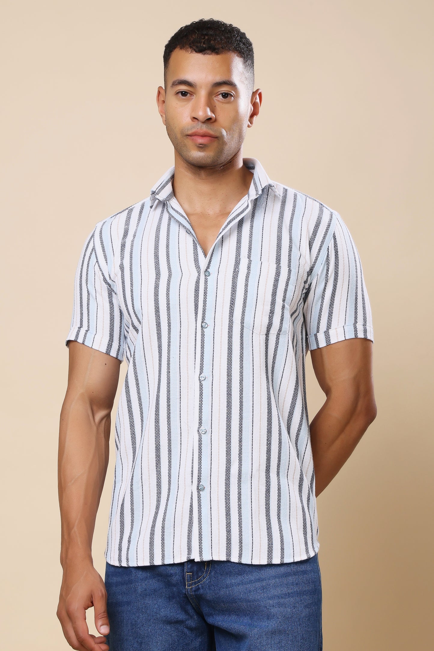Classic Striped Short-Sleeve Shirt – Casual & Stylish