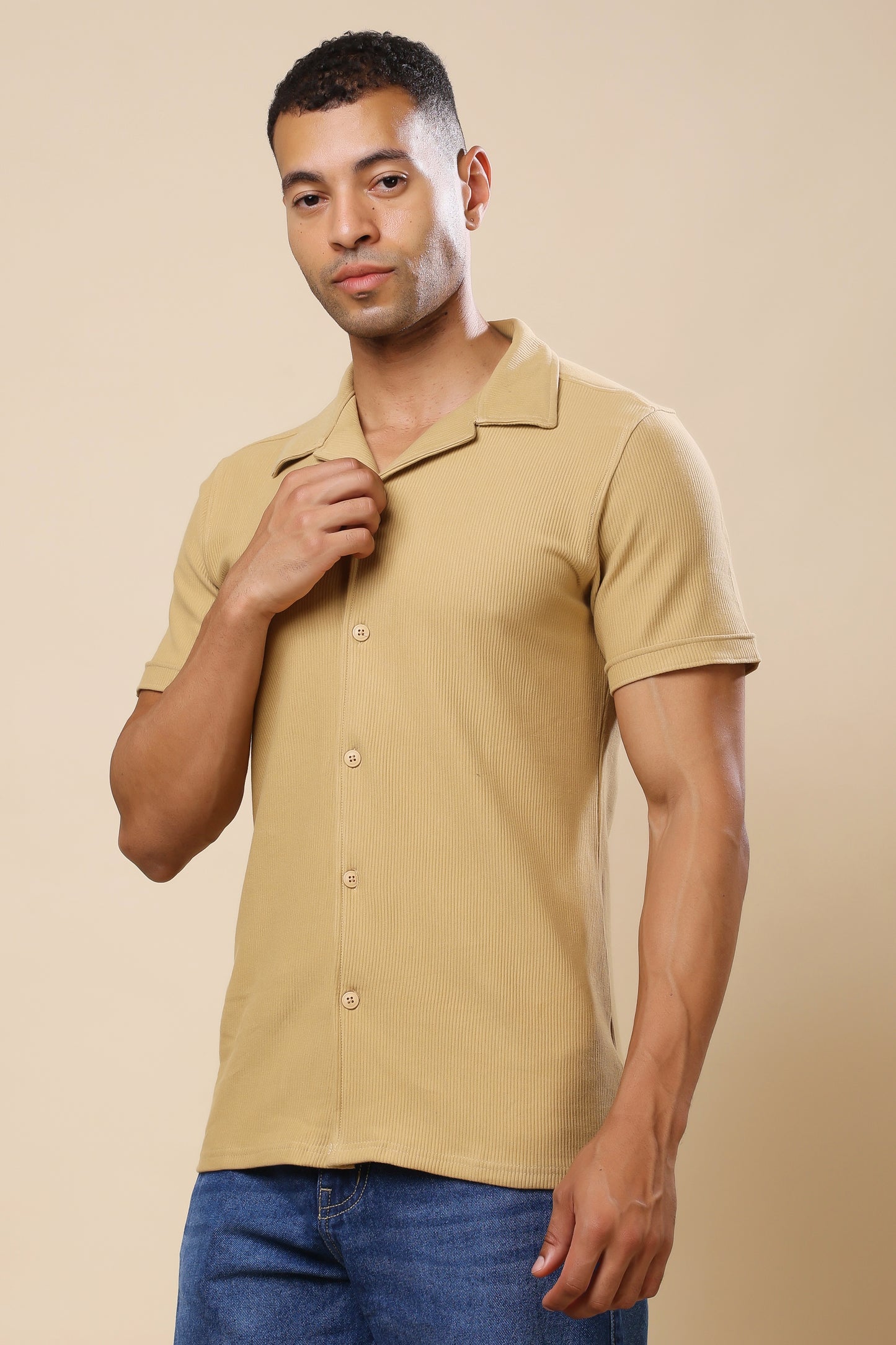 Beige Short-Sleeve Casual Shirt – Relaxed Everyday Style