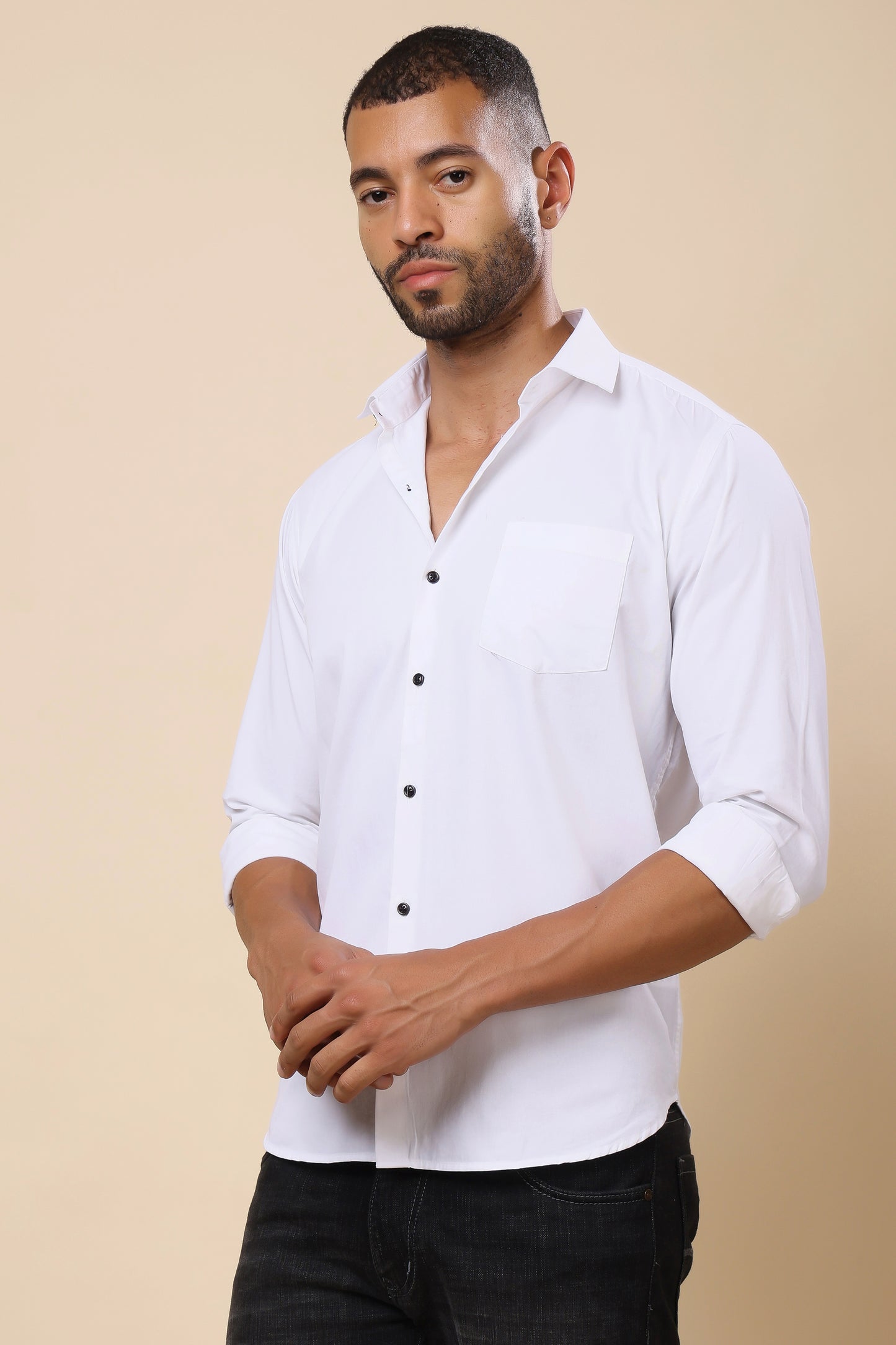 Classic White Slim-Fit Shirt – Timeless Everyday Essential