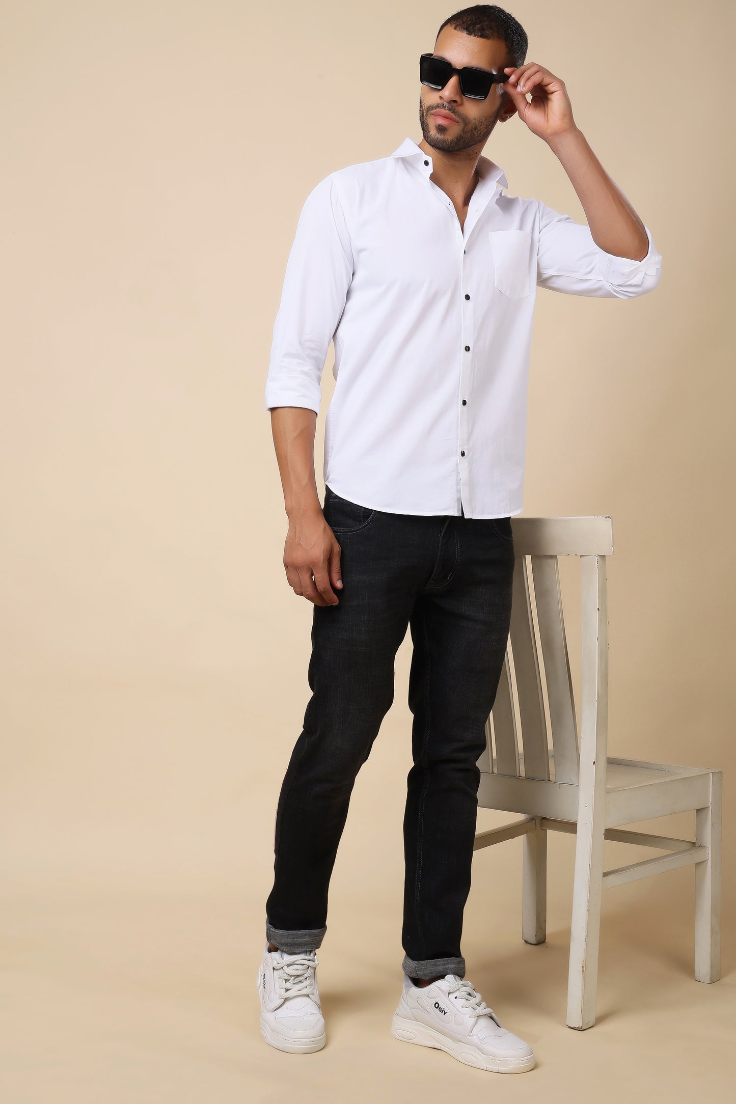 Classic White Slim-Fit Shirt – Timeless Everyday Essential