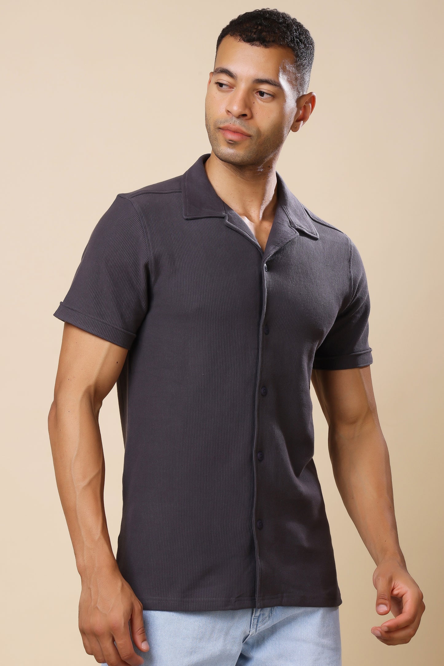 Charcoal Short-Sleeve Casual Shirt – Minimalist Everyday Essential