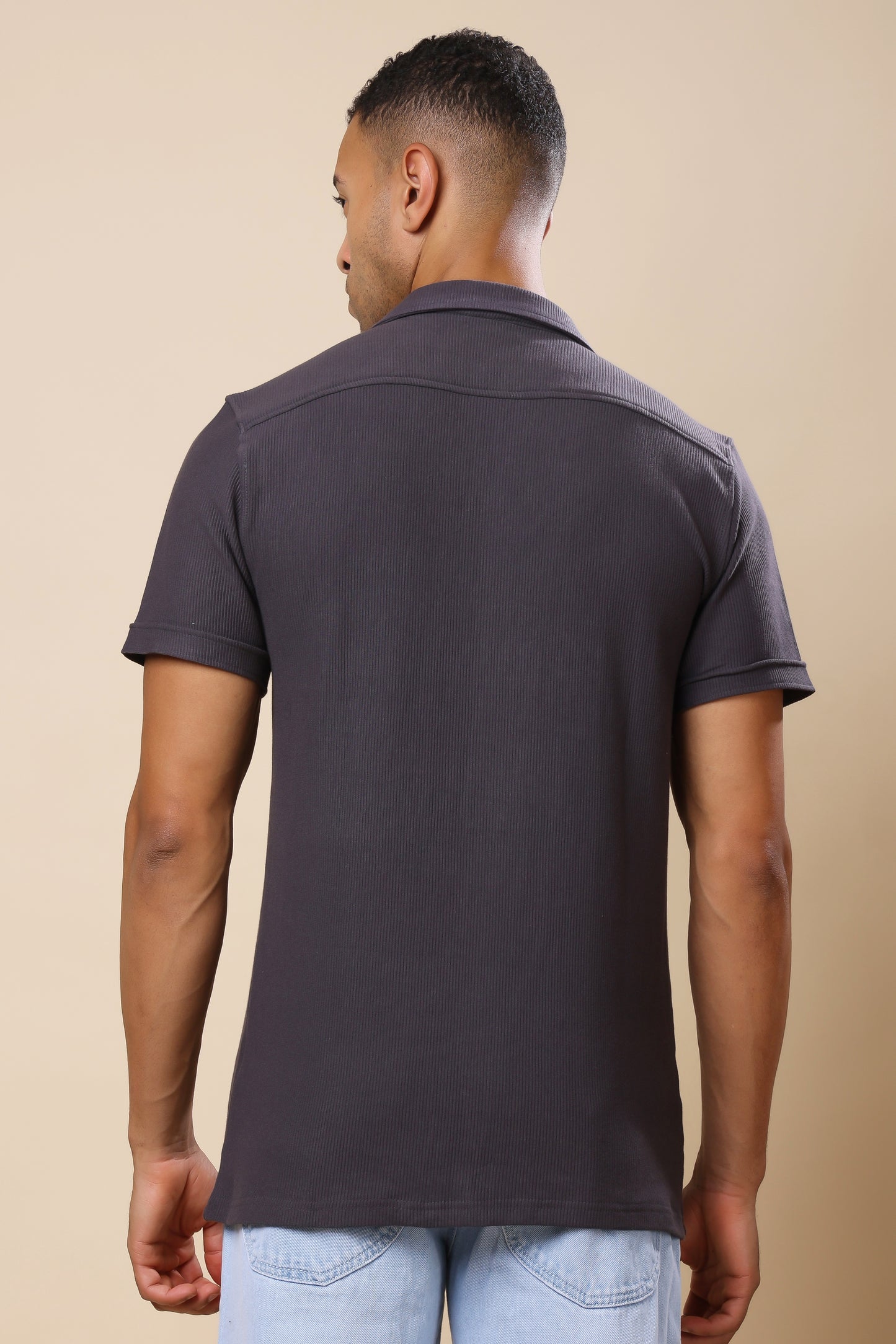 Charcoal Short-Sleeve Casual Shirt – Minimalist Everyday Essential