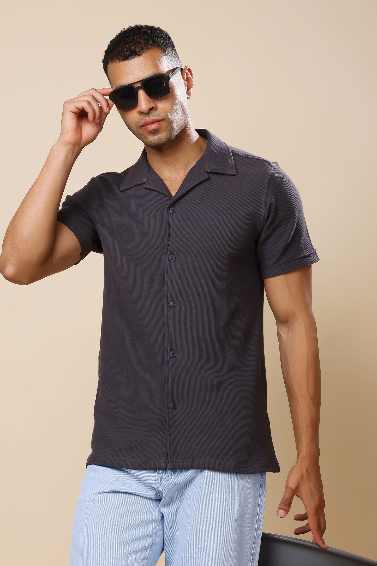 Charcoal Short-Sleeve Casual Shirt – Minimalist Everyday Essential