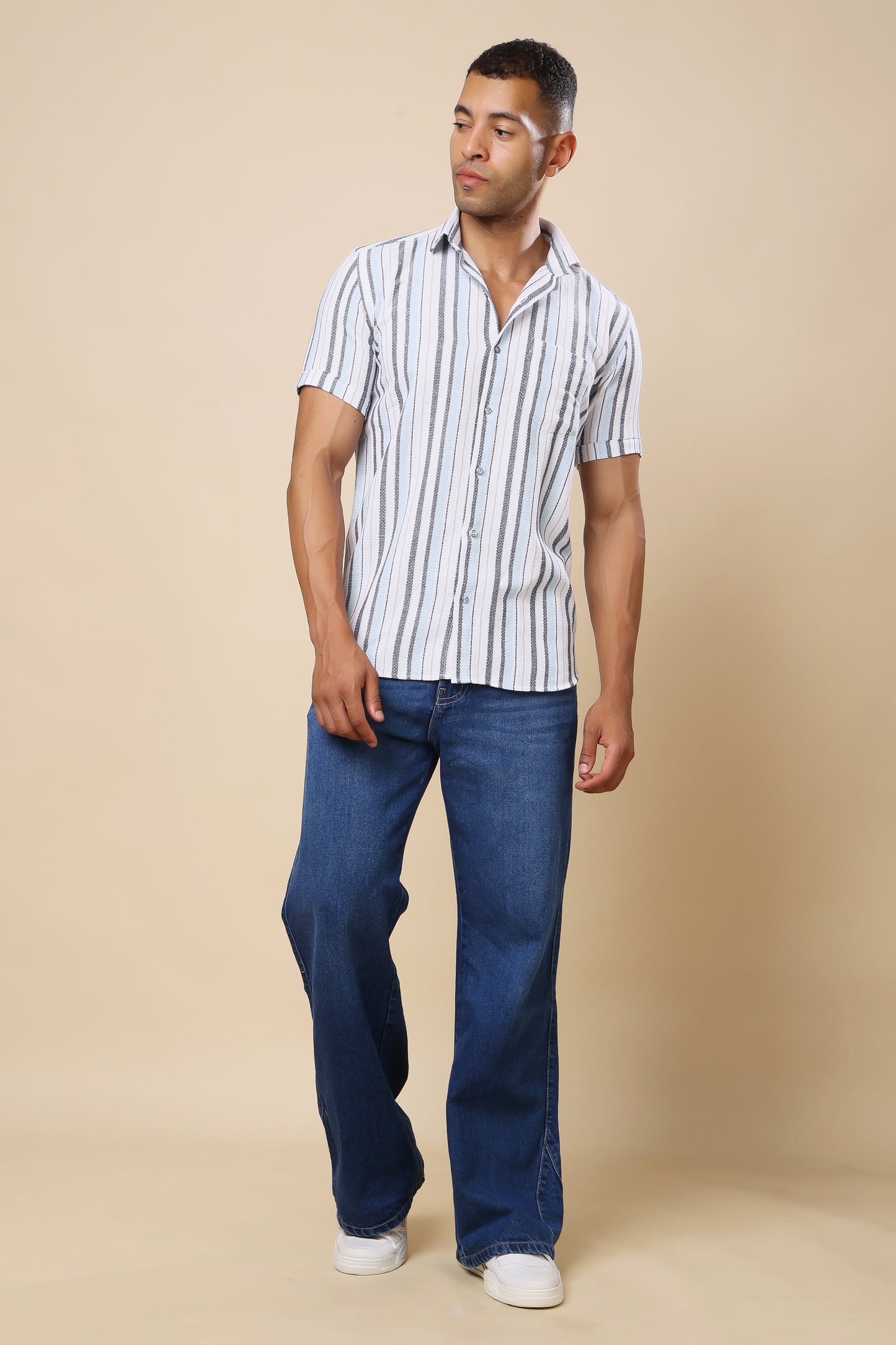 Classic Striped Short-Sleeve Shirt – Casual & Stylish