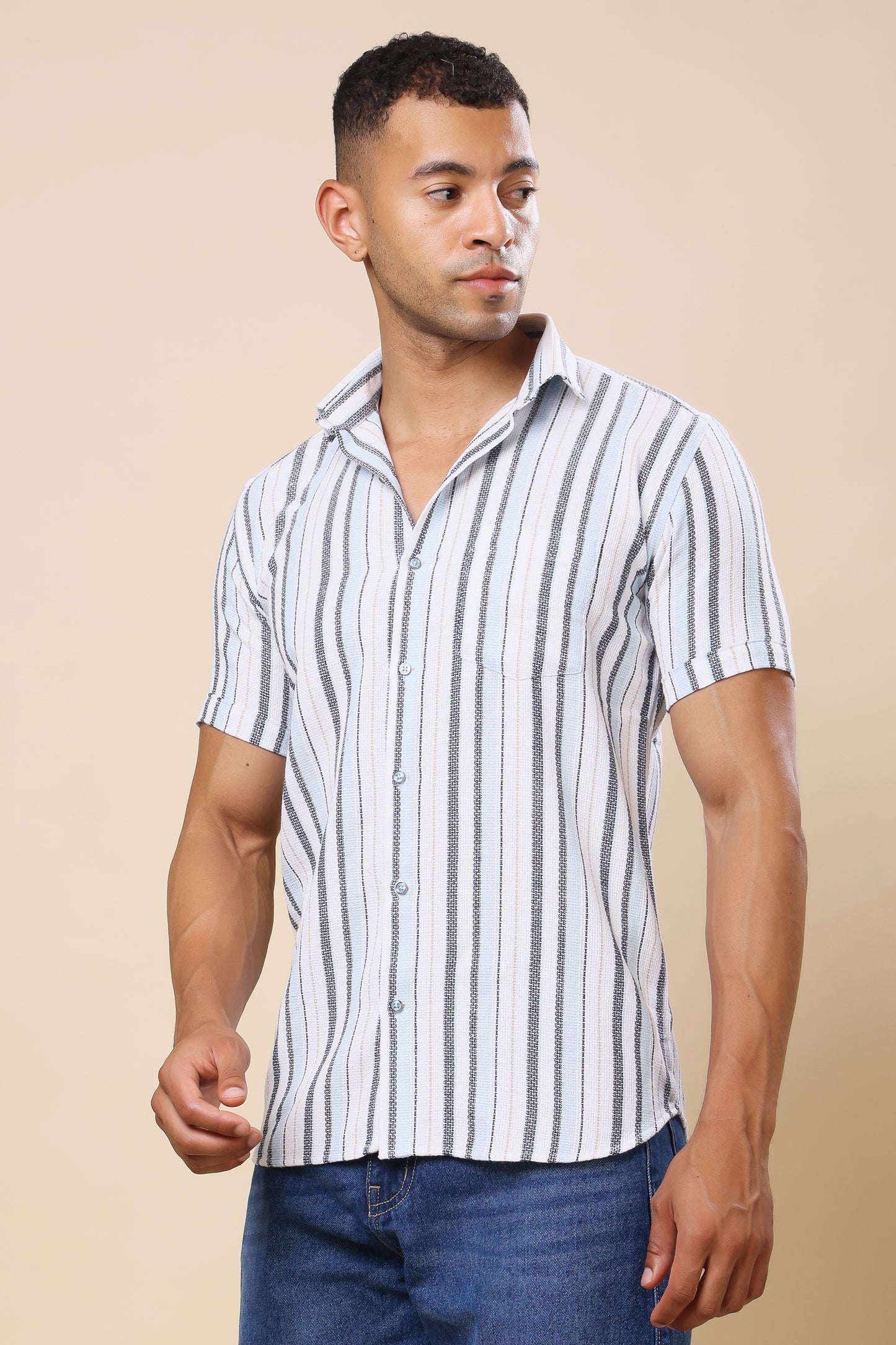 Classic Striped Short-Sleeve Shirt – Casual & Stylish